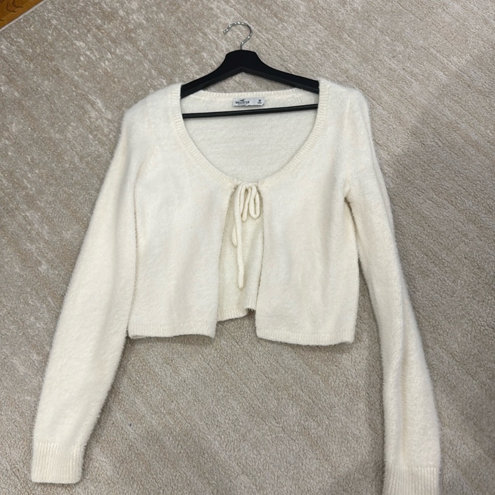 Cute fuzzy sweater. Super soft